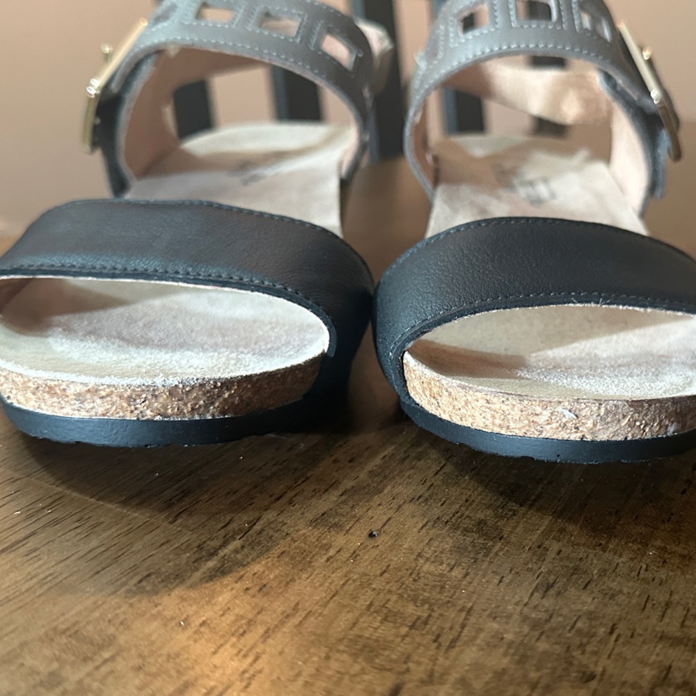Naot Women's Black and Taupe Cutout Strap Sandals Size 39 Size 8/8.5 - Picture 6 of 12